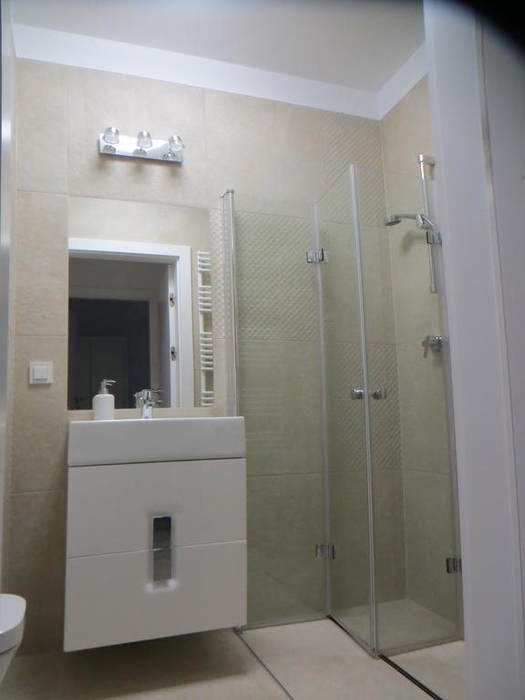 Poznan Black Red Apartment Bagian luar foto