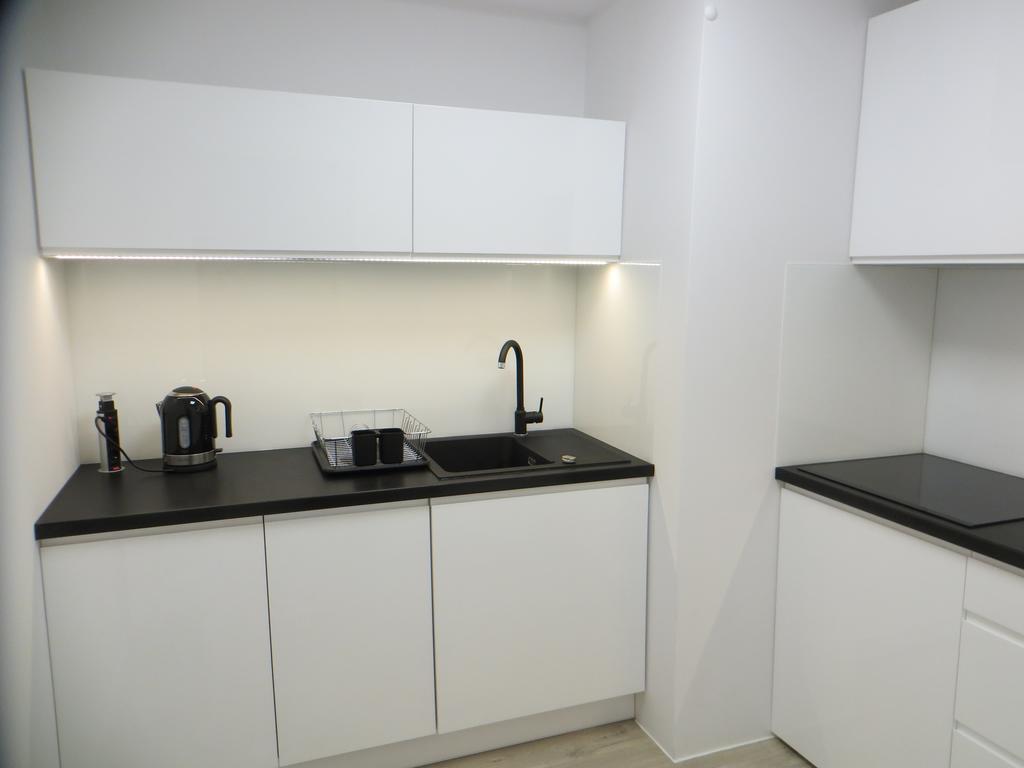 Poznan Black Red Apartment Bagian luar foto