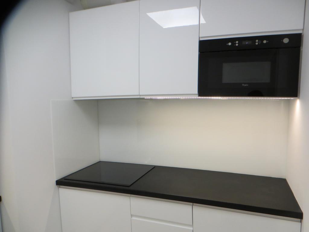 Poznan Black Red Apartment Bagian luar foto